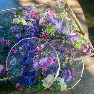 Resin tray with pressed flowers.
